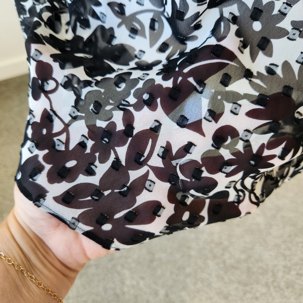 Boden Maddie Floral Top Black White Sheer Long Sleeve Ruffled Neck Tie Size 6 - Picture 9 of 16